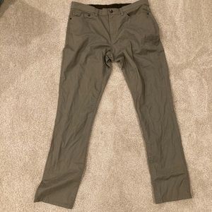 ENGLISH LAUNDRY KHAKIS